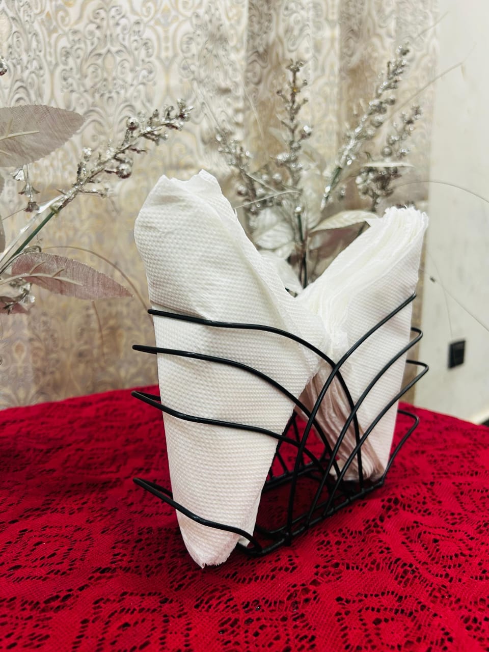 Modern wire table napkin holder for restaurants and cafés